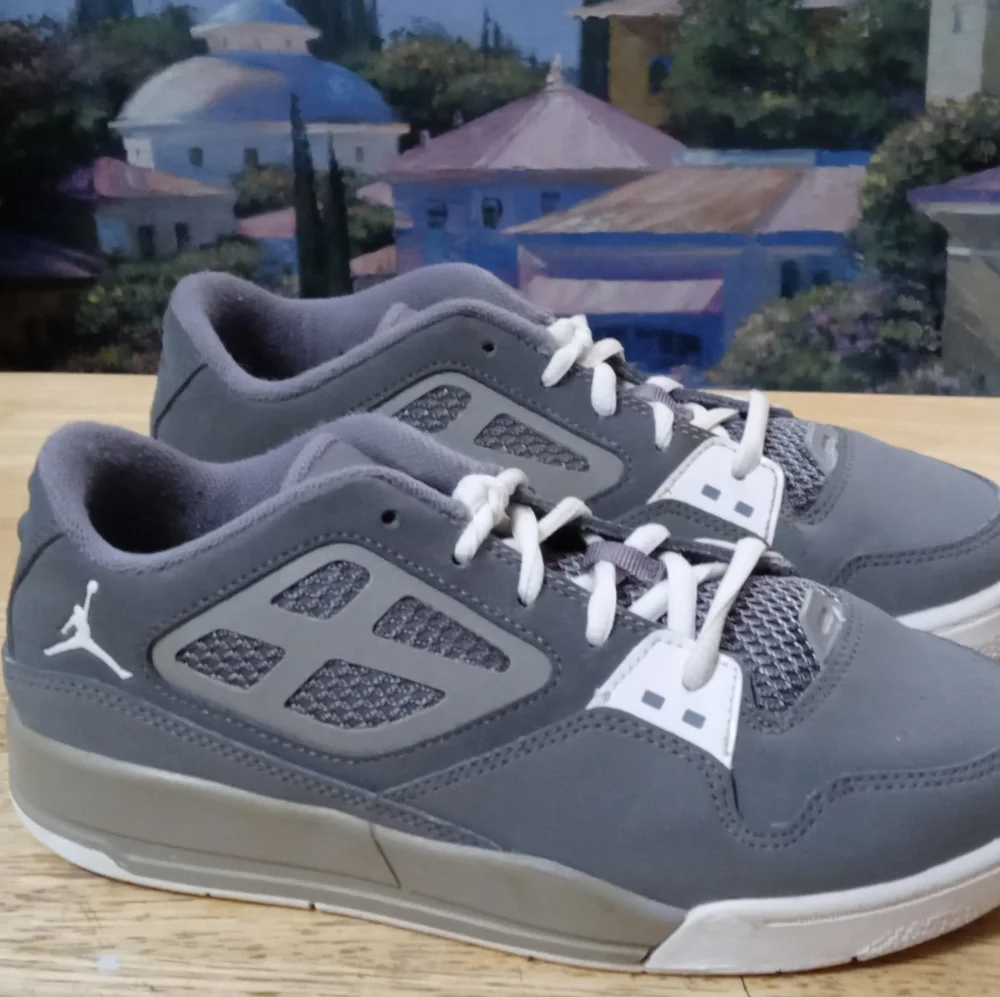 🏀Nike Air jordan flight 23,Size 2Y 🎢🎒Like 🆕New!, A Nice Gift Giving Item. 🎊 - Picture 9 of 11